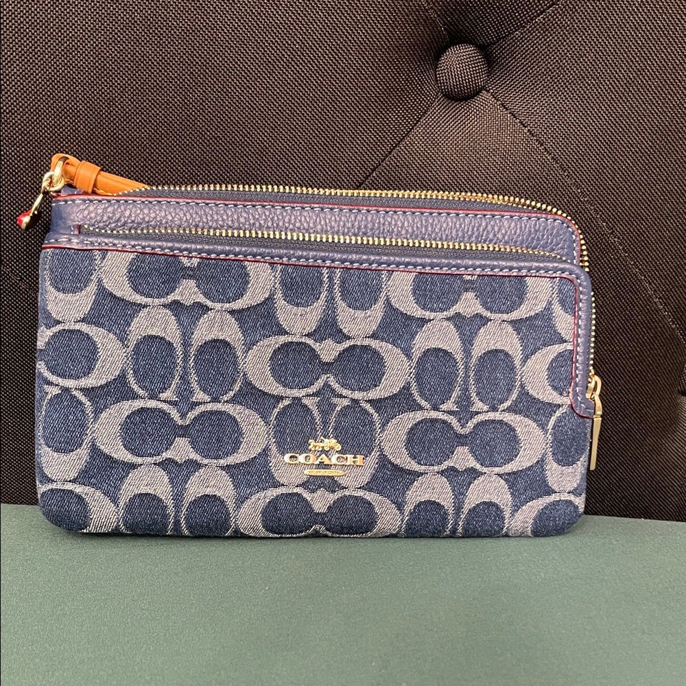 Coach Navy and Beige Signature Wristlet